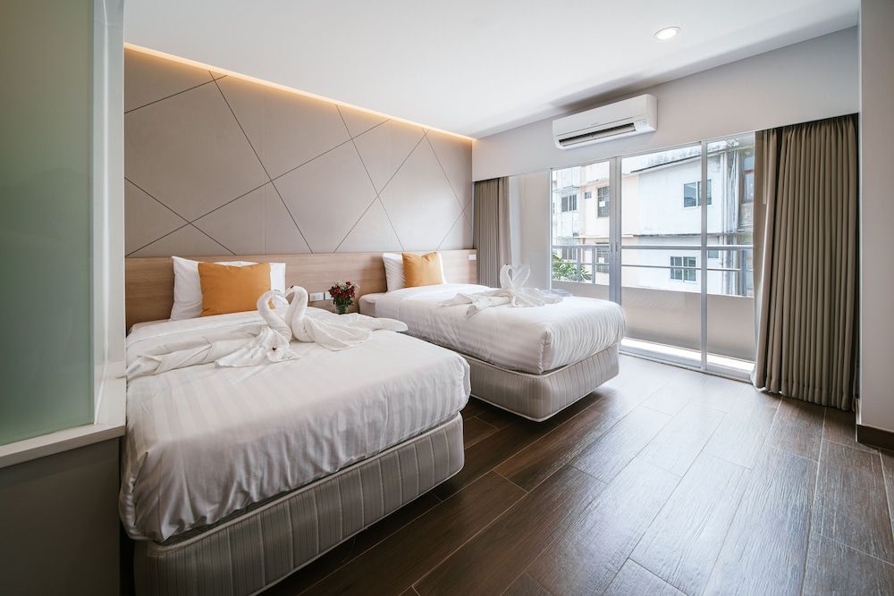 undefined Season Place Hotel 10