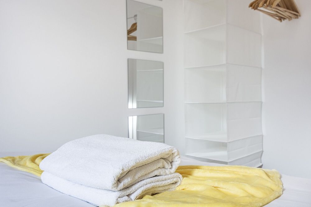 undefined Modern 2 Bedroom Lewisham Apartment 4