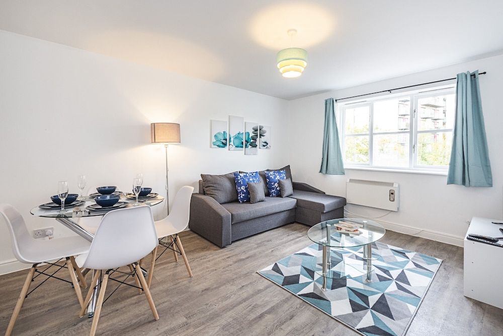 undefined Modern 2 Bedroom Lewisham Apartment