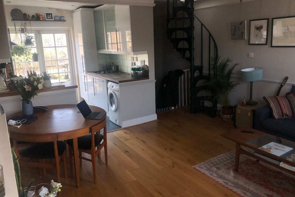 Stylish and Spacious Apartment With Terrace House (2 Bedrooms) 10