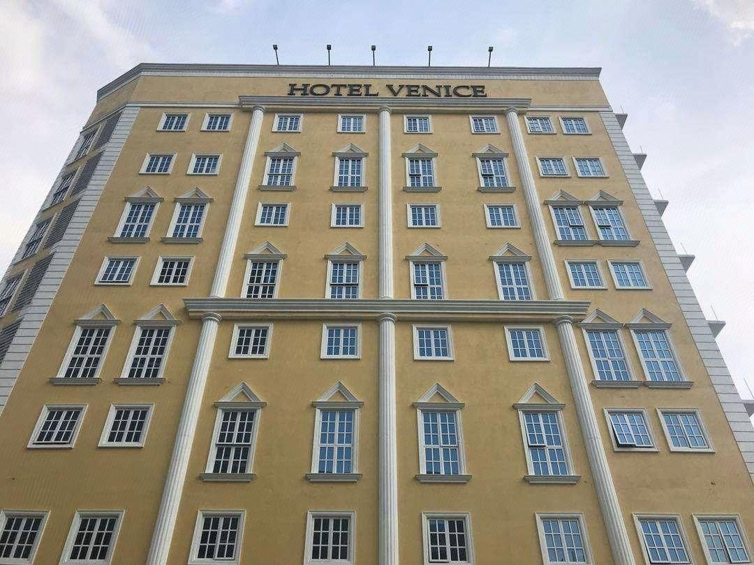 undefined Venice Hotel 3