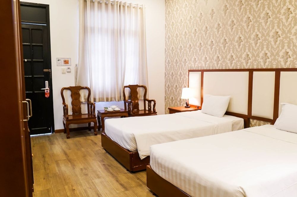 undefined 7s Hotel An Phú Central 7