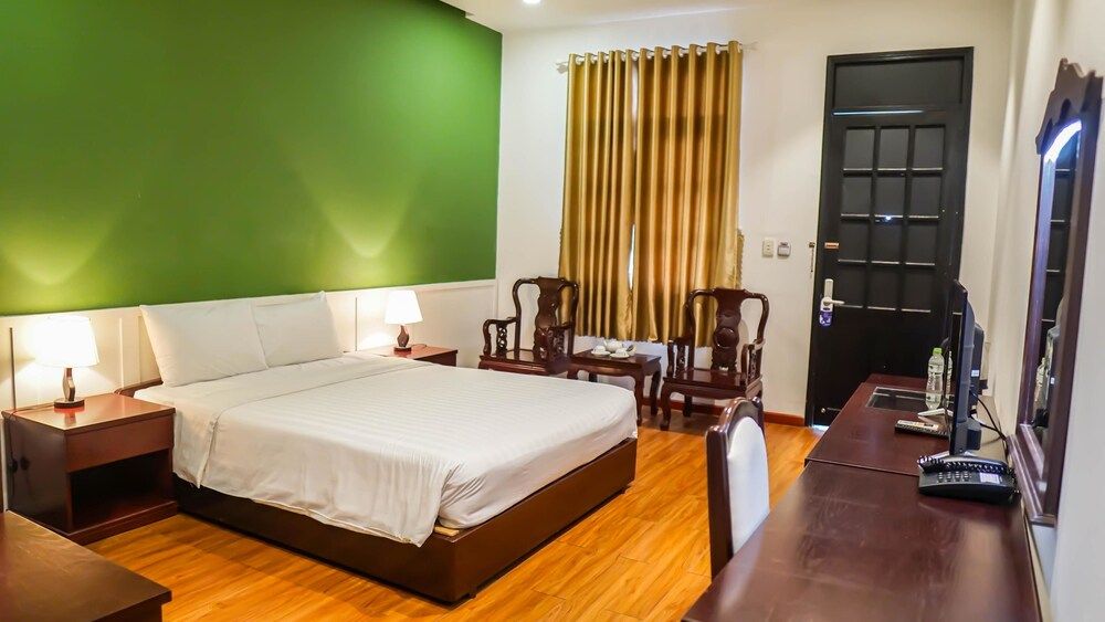 undefined 7s Hotel An Phú Central