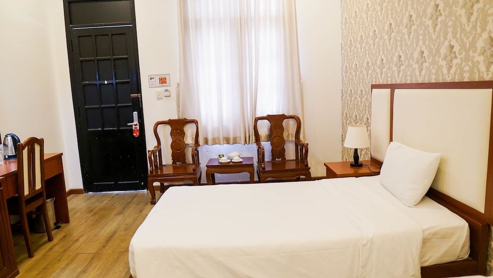 undefined 7s Hotel An Phú Central 3