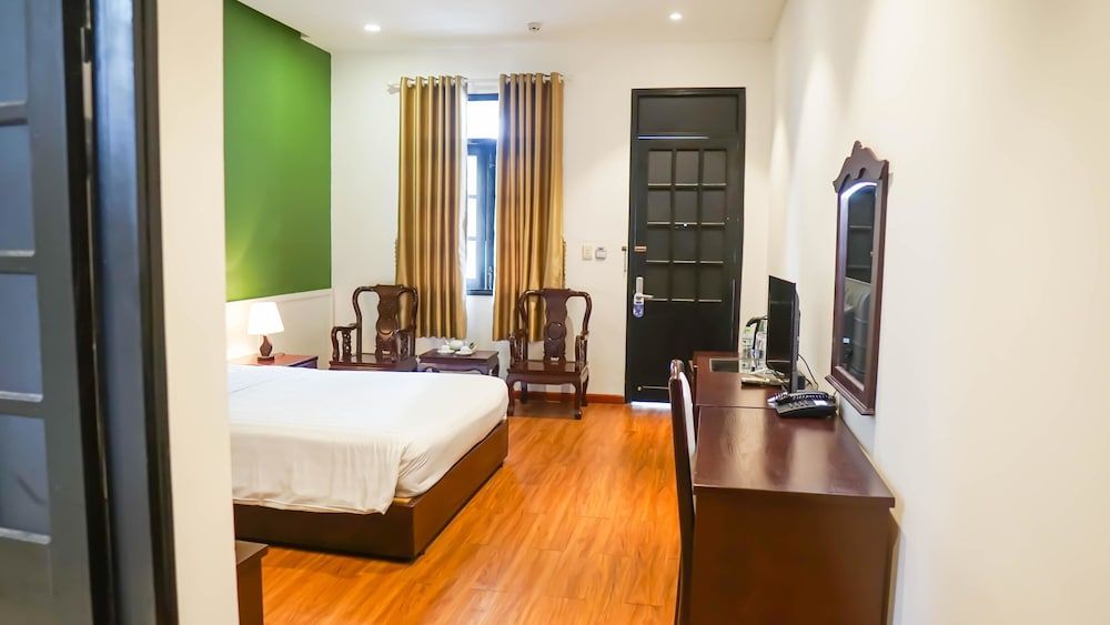 7s Hotel An Phú Central Premium Double Room 2