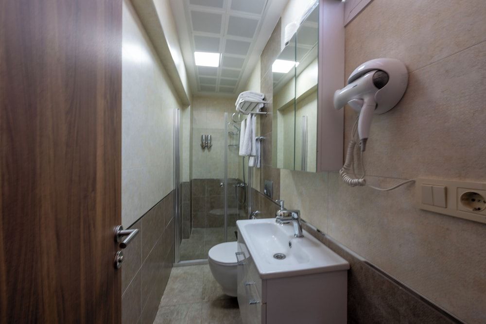 undefined Comfort Suites Hotel 10