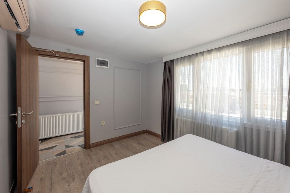 undefined Comfort Suites Hotel 6