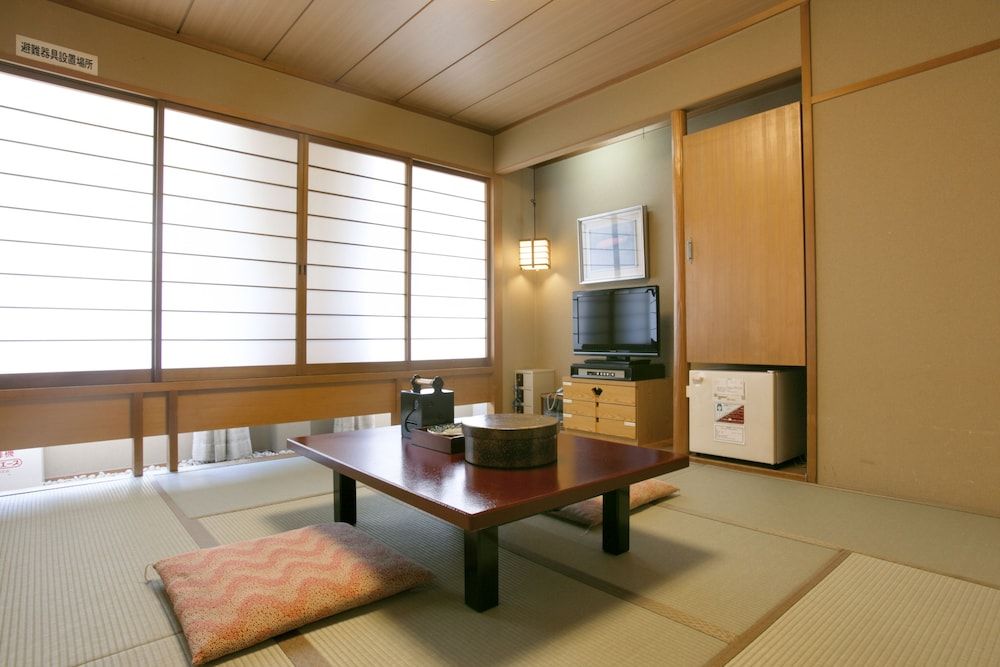 undefined Yamatoya Honten Ryokan Osaka 8