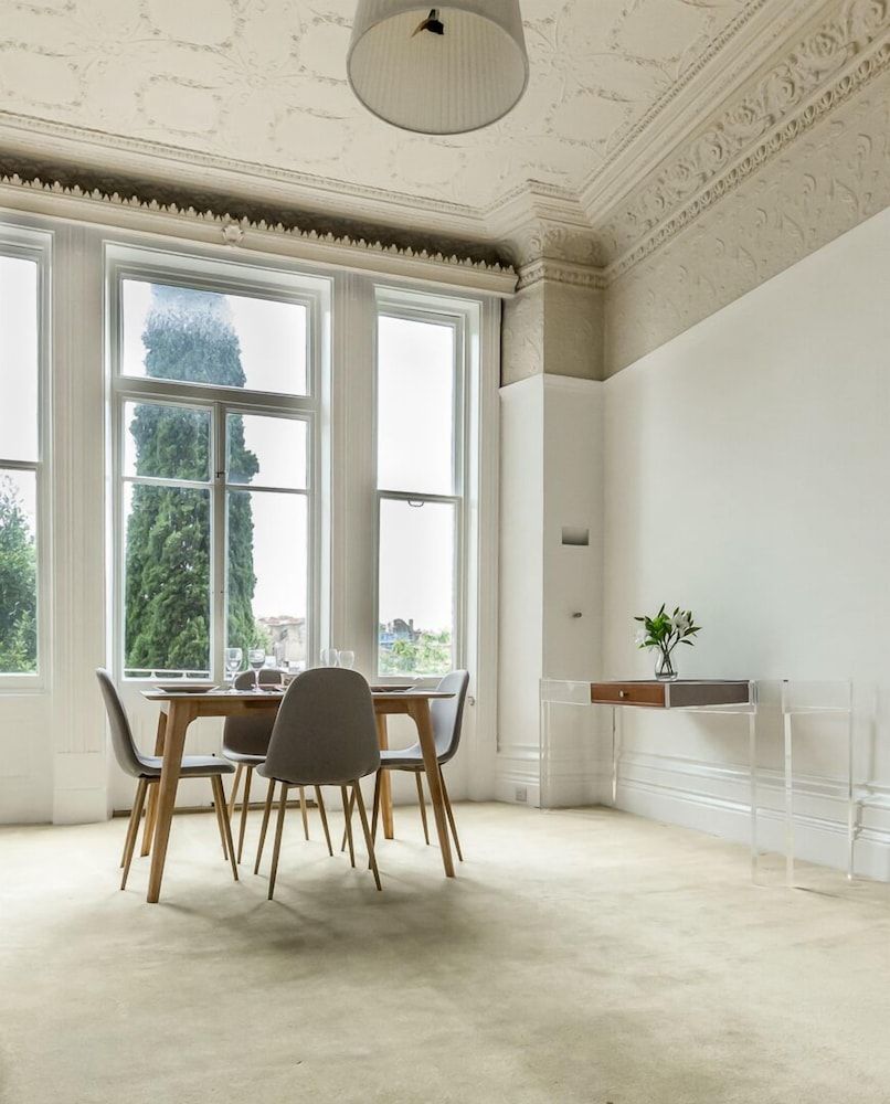 undefined Spacious 1BR Period Apartment Hampstead 6