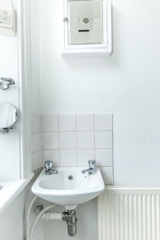 Spacious 1BR Period Apartment Hampstead Apartment 9