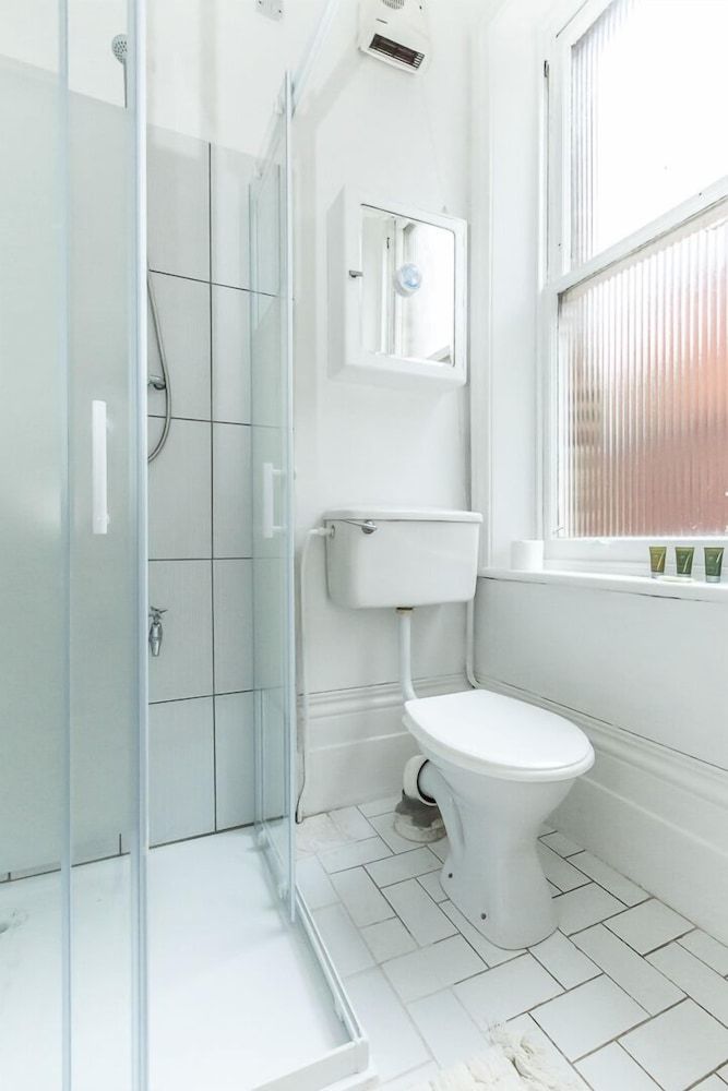 Spacious 1BR Period Apartment Hampstead Apartment 8