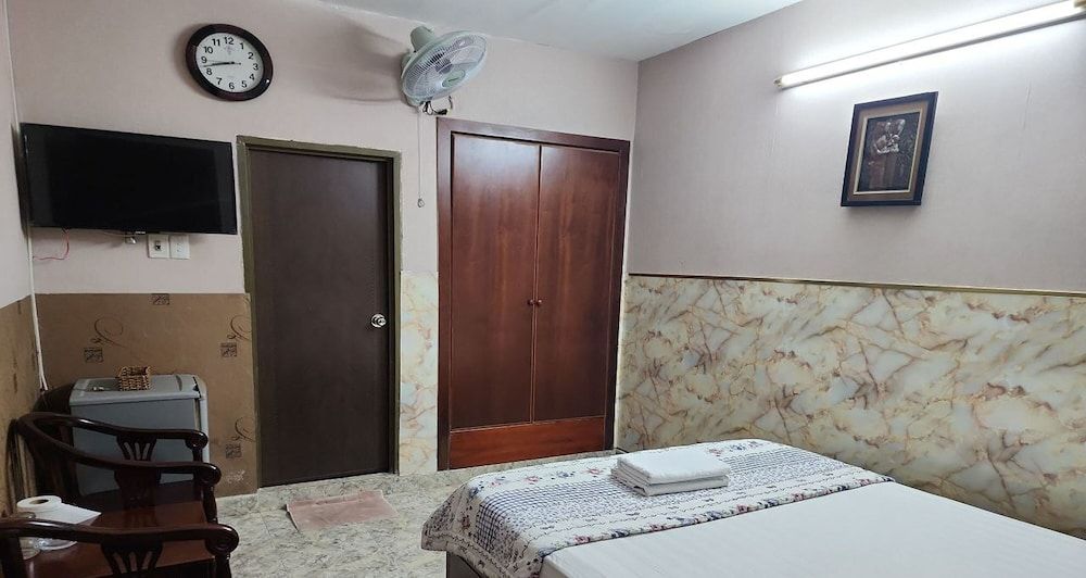 Bau Cat Hotel Double Room 4