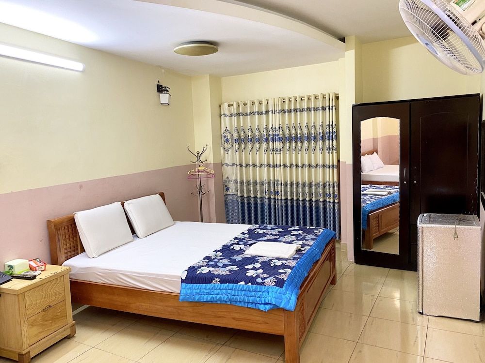 Ngoc Trinh Hotel Family Room 6