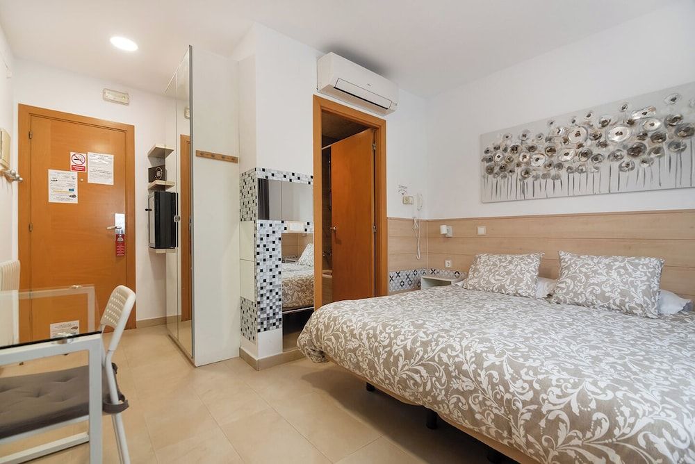 undefined Hostal House 2