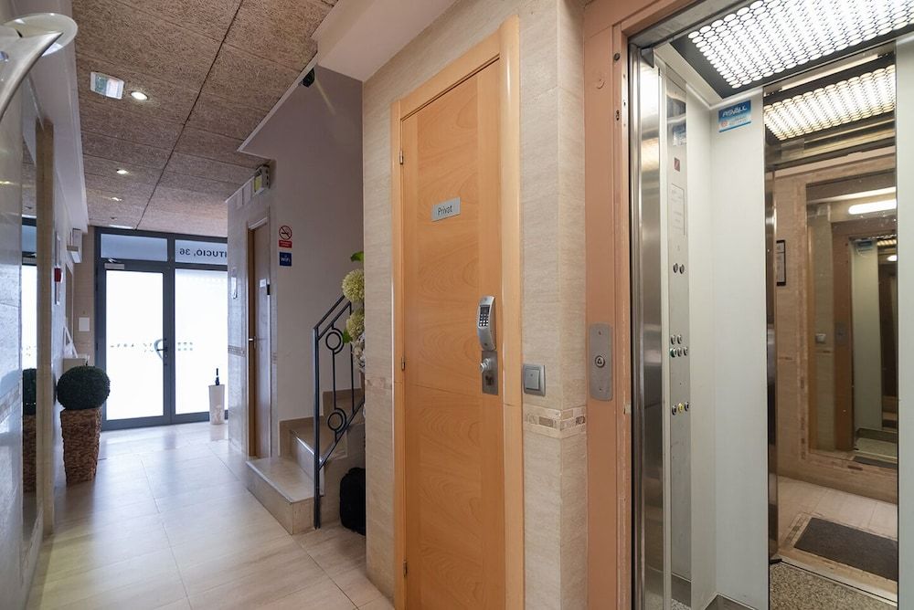 undefined Hostal House 7