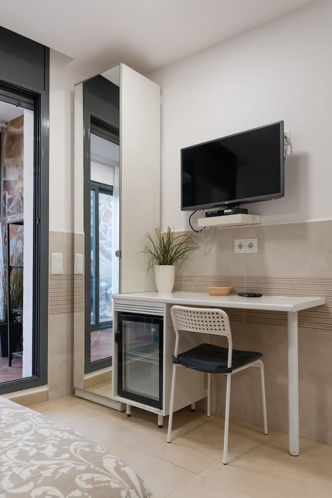 undefined Hostal House 8