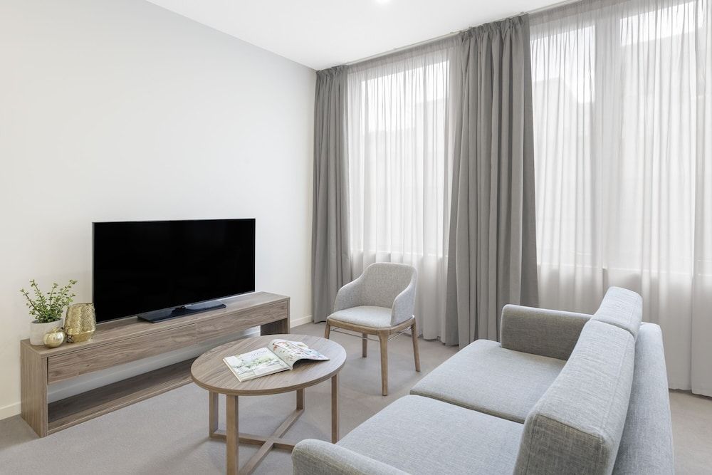 Brady Apartment Hotel Hardware Lane One Bedroom Apartment 6