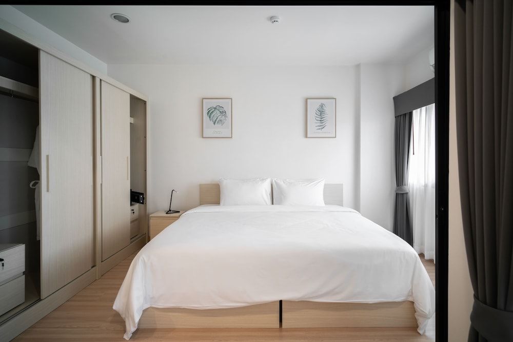 KOS Hotel Suvarnabhumi Airport Superior Double Room 9