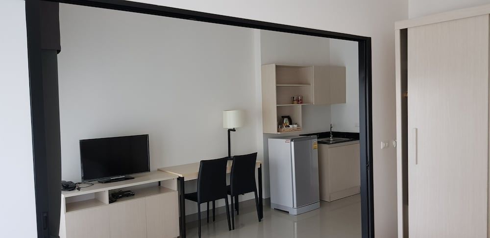 KOS Hotel Suvarnabhumi Airport Superior Twin Room 9