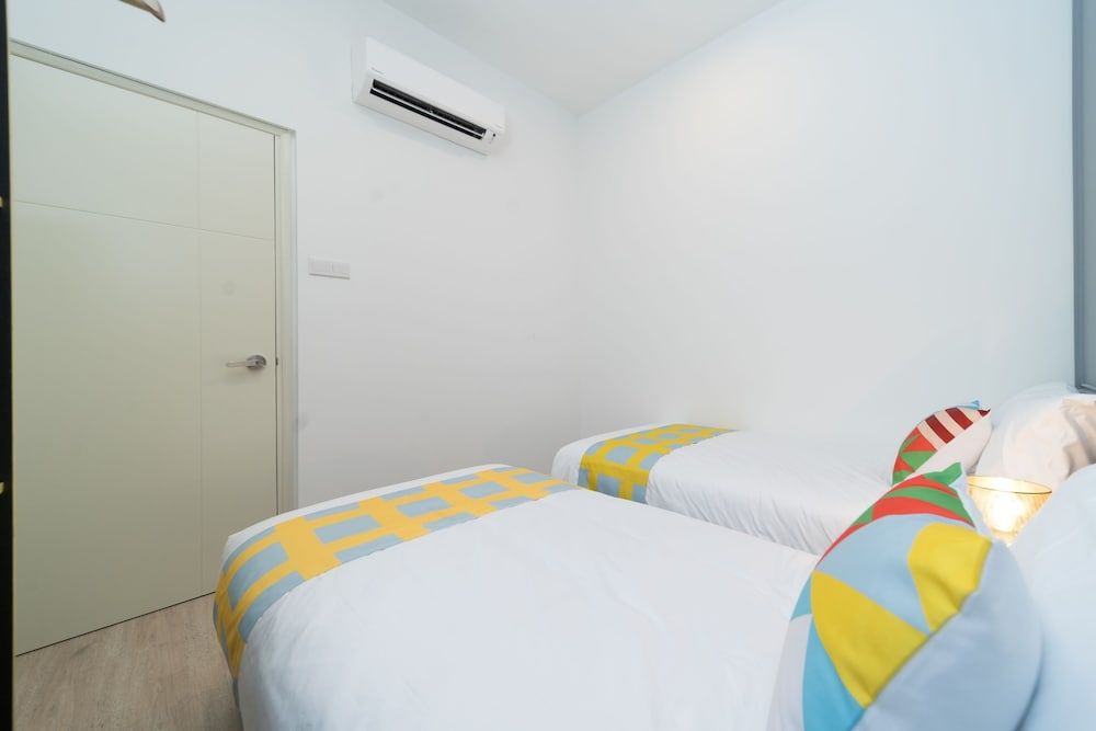 OYO Home 89392 Incredible 2br Arte Plus Classic Room 10