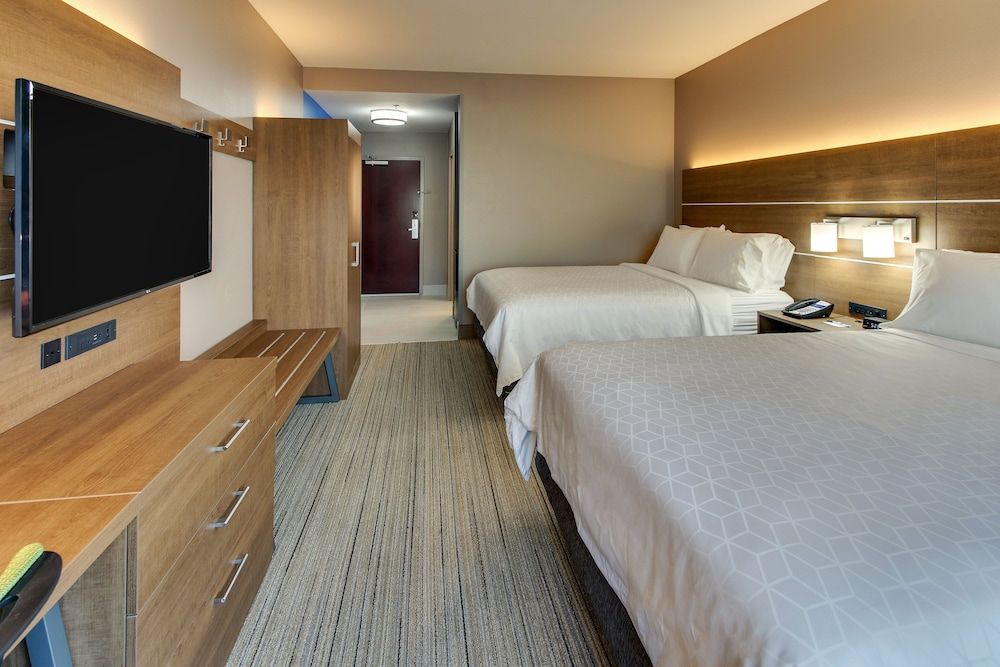 Suite, 2 Queen Beds, Accessible (Communication Accessible)