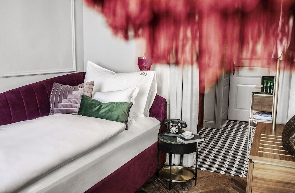 undefined Hotel Josefine 4