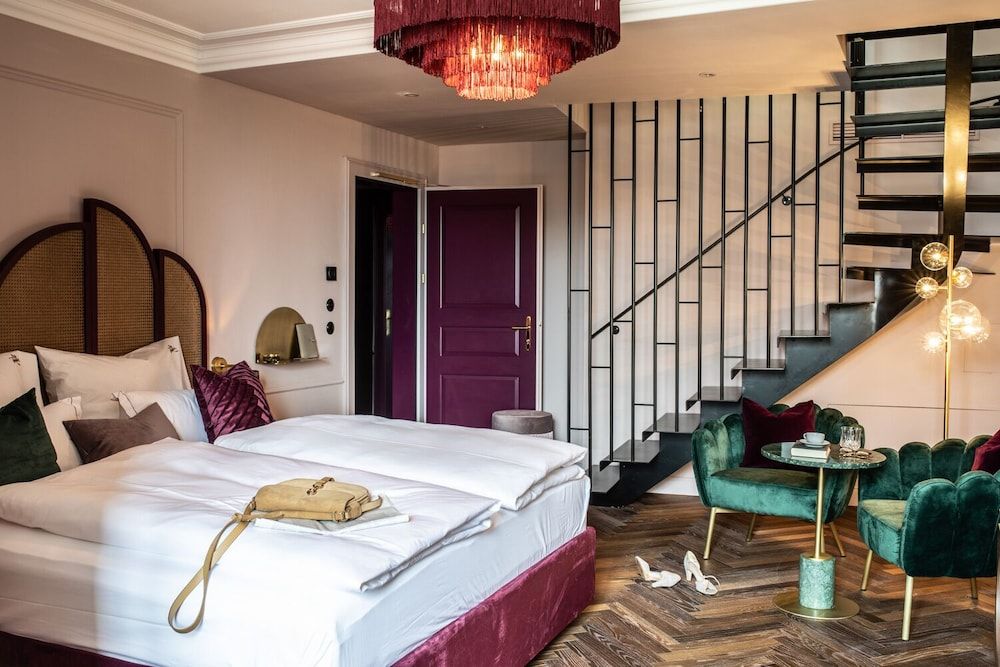 undefined Hotel Josefine 5