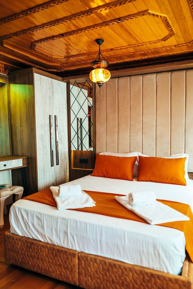 Astra Boutique Hotel Standard Triple Room 4