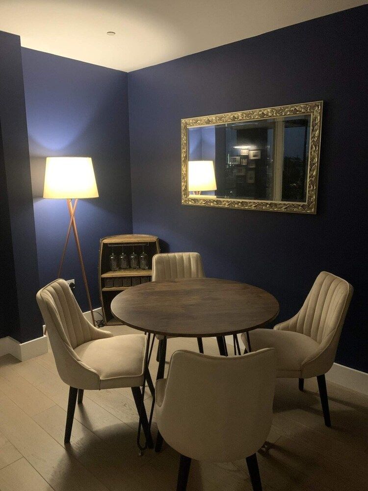 undefined Contemporary 1 Bedroom Apartment in South London 9