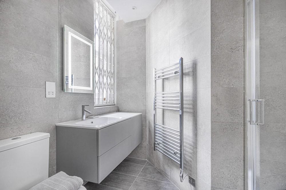 undefined Contemporary Flat in the Centre of Fitzrovia 9