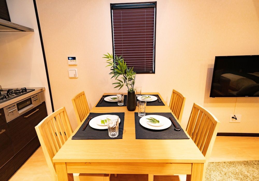 undefined East One 4