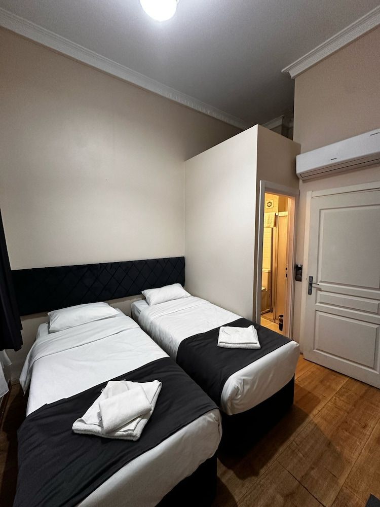 undefined Taksim Palace İstanbul Hotel 2