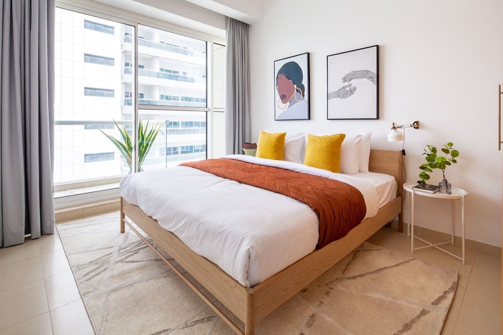 undefined Dazzling & Picturesque 1BR Apartment In Business Bay 4