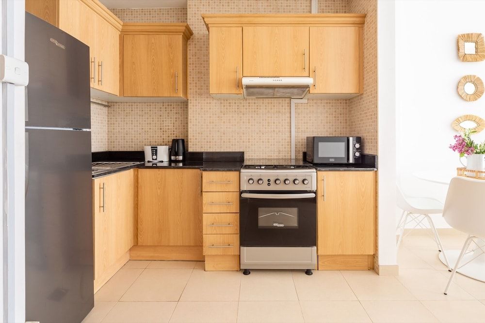 undefined Dazzling & Picturesque 1BR Apartment In Business Bay 6