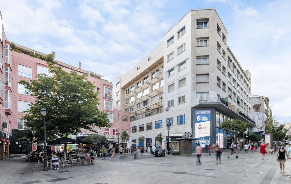 undefined Bob W Chueca 9