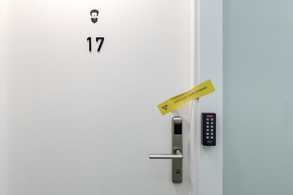 Bob W Madrid Chueca Chueca Design Suite for 3 w/ View 3