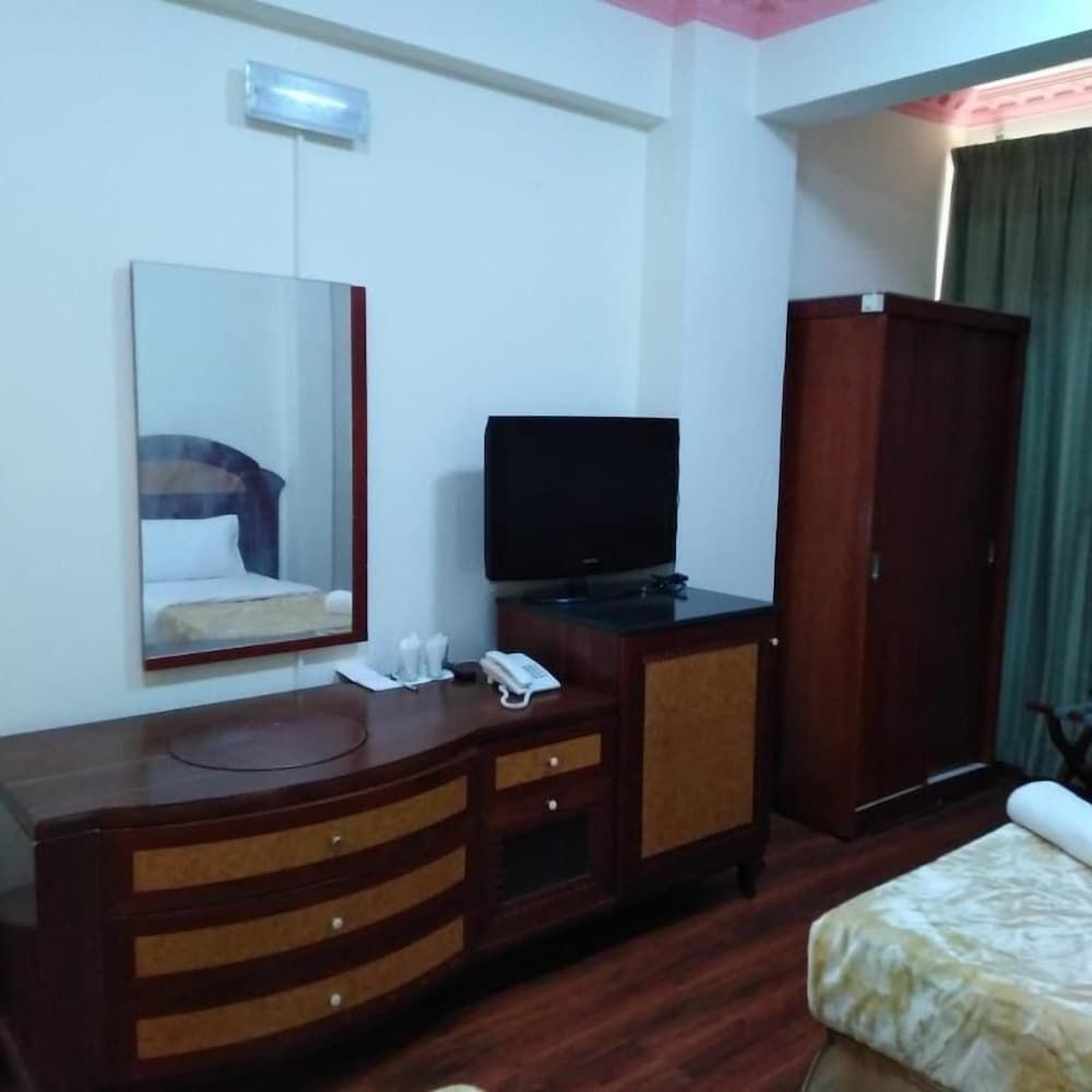 Golden Touch Hotel Executive Room 4