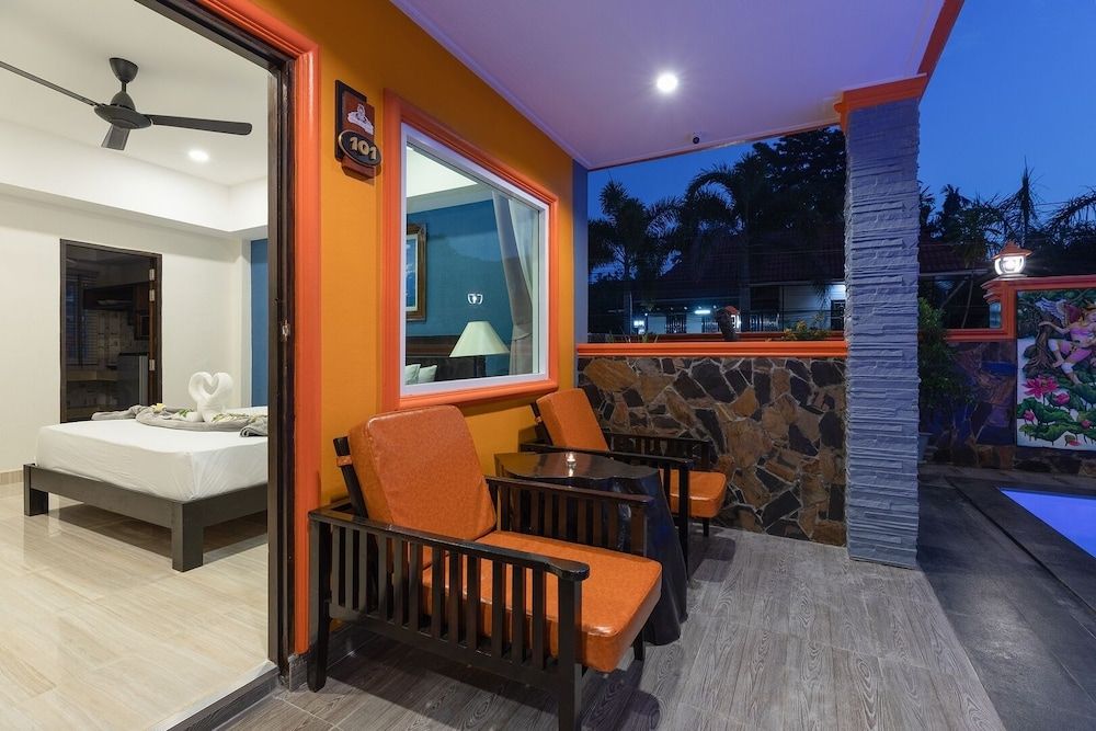 Chateau de Lamai Deluxe Room, Pool View 6