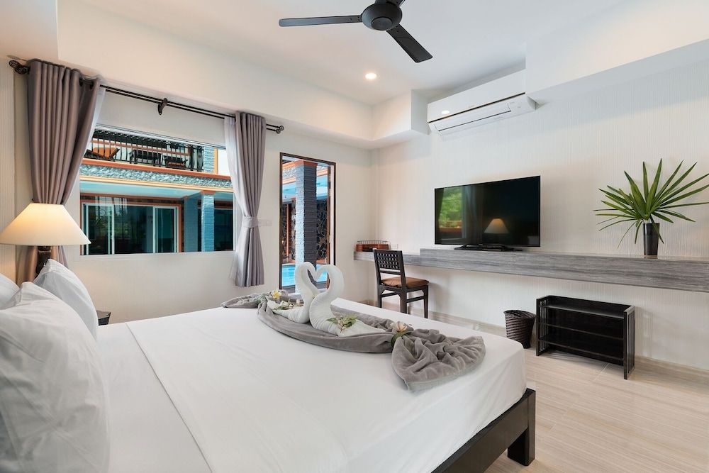 Chateau de Lamai Deluxe Room, Pool View 2