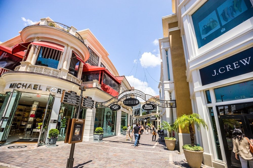 undefined Luskin Hotel 2