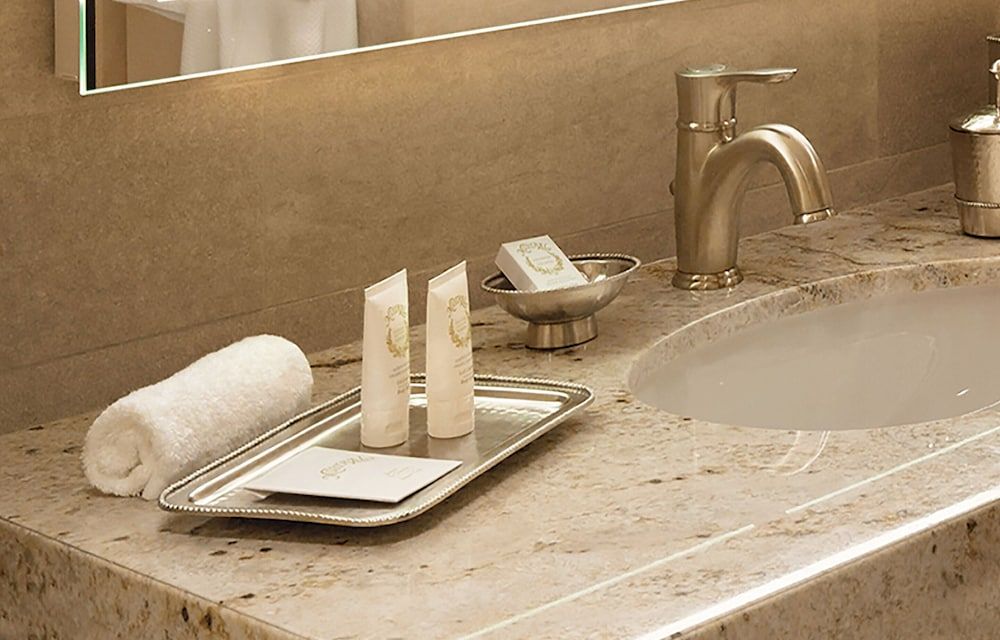 Luskin Hotel Standard Double Room, Accessible 3