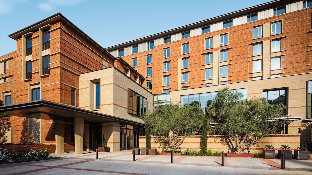 undefined Luskin Hotel 3