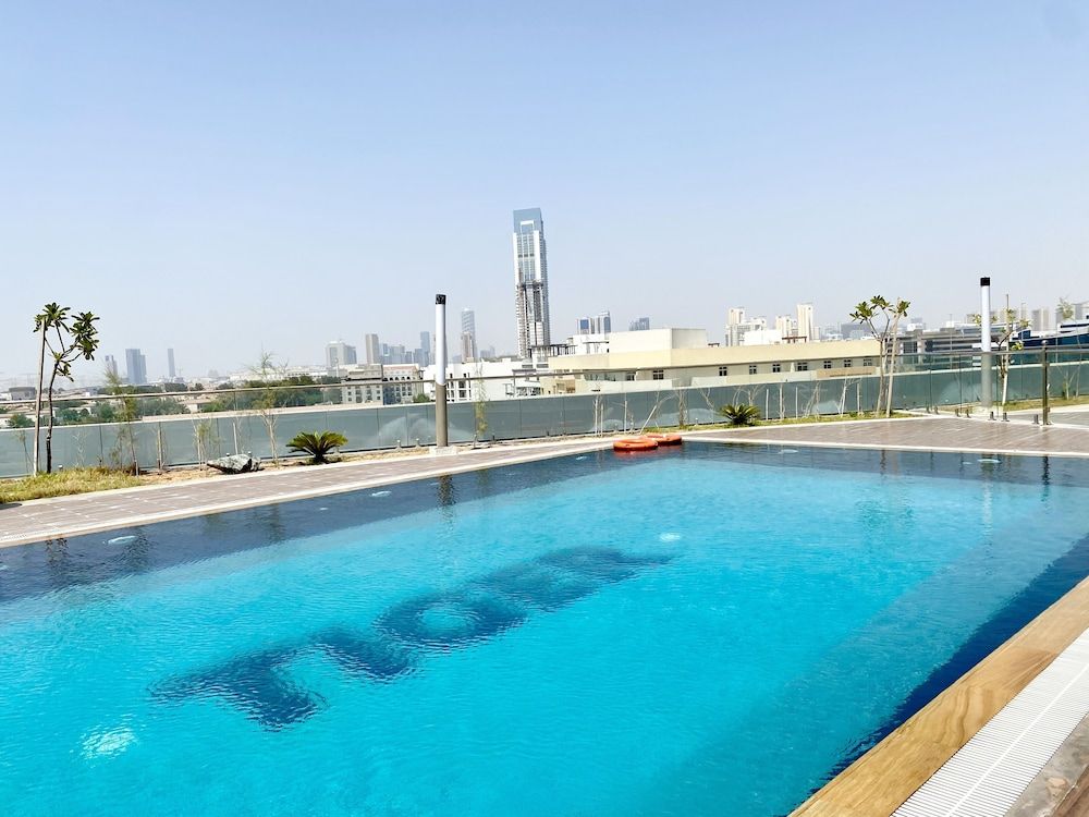 undefined Marco Polo - Pastel Studio with Stunning Aerial City Views 7