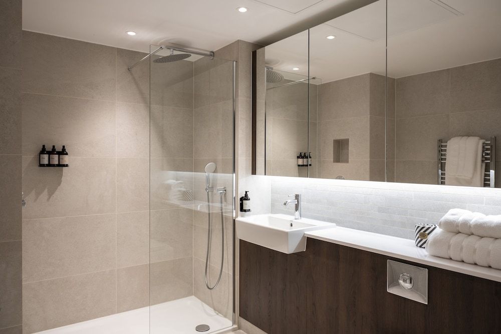 Cove Landmark Pinnacle Studio Apartment 3