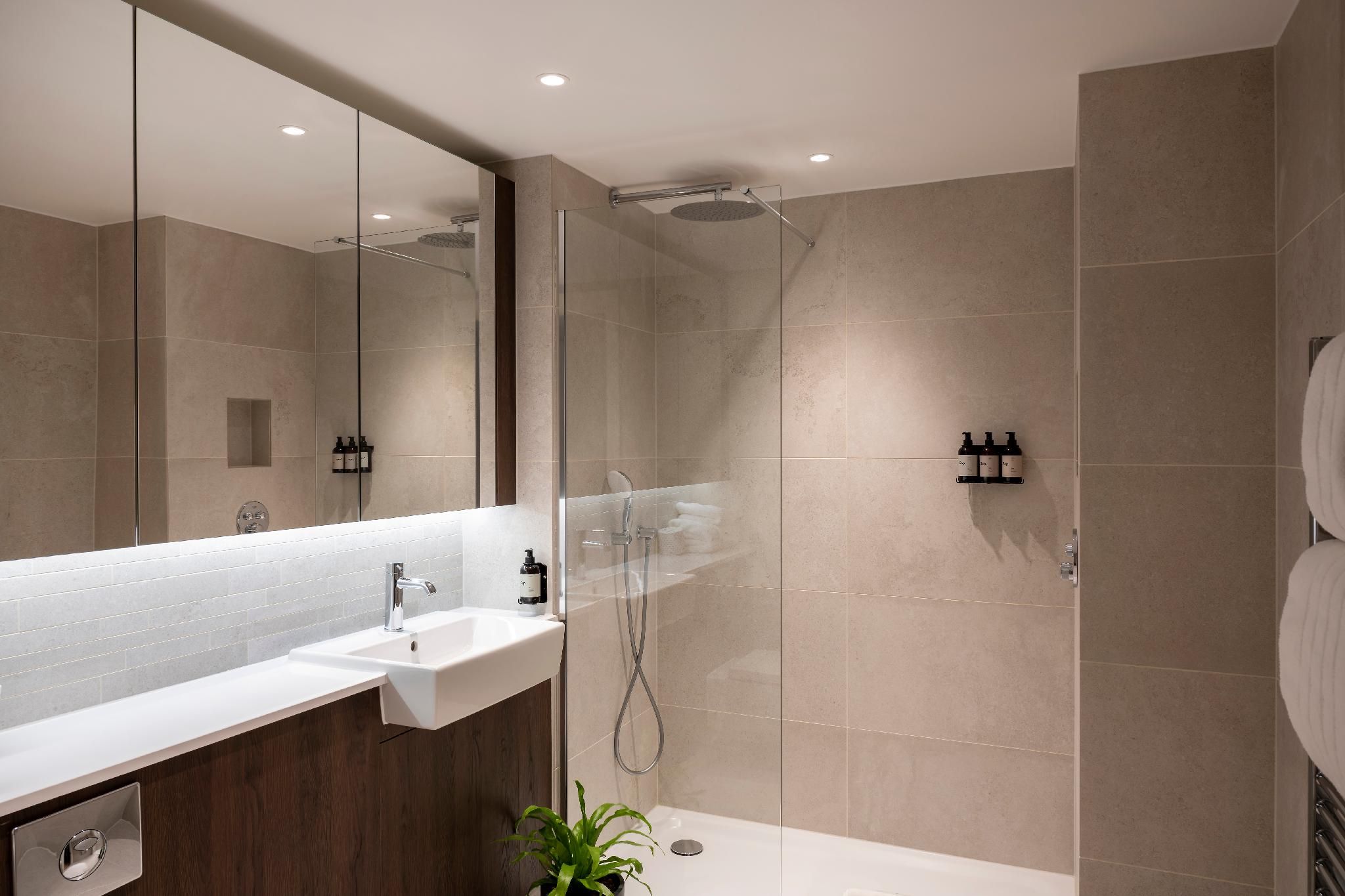 1-Bedroom Apartment with Internal Balcony