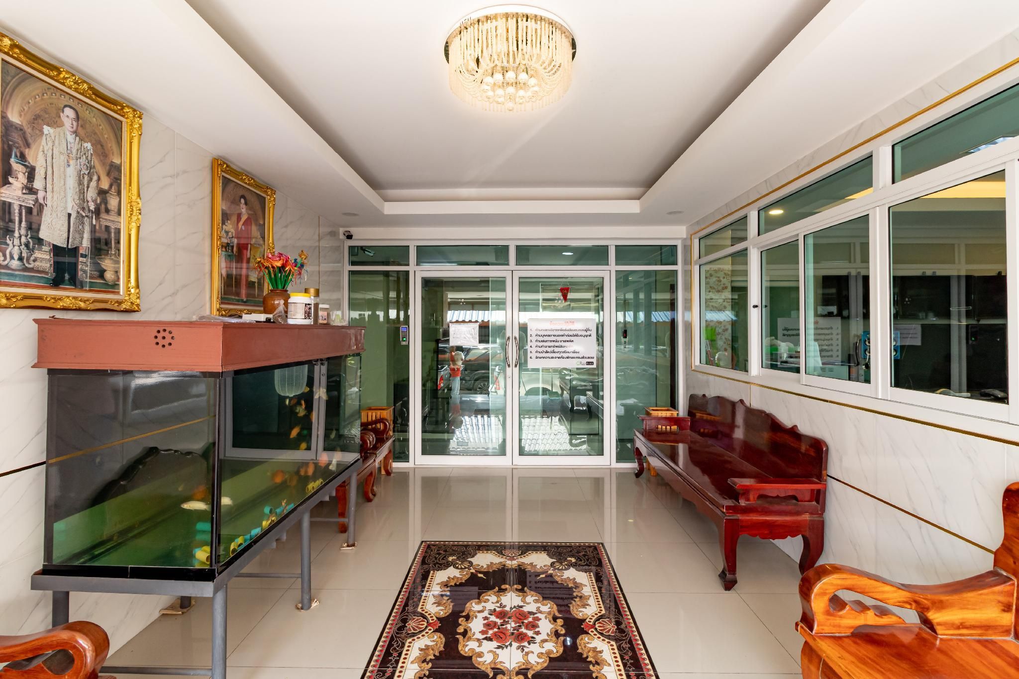 undefined Tree Place 3