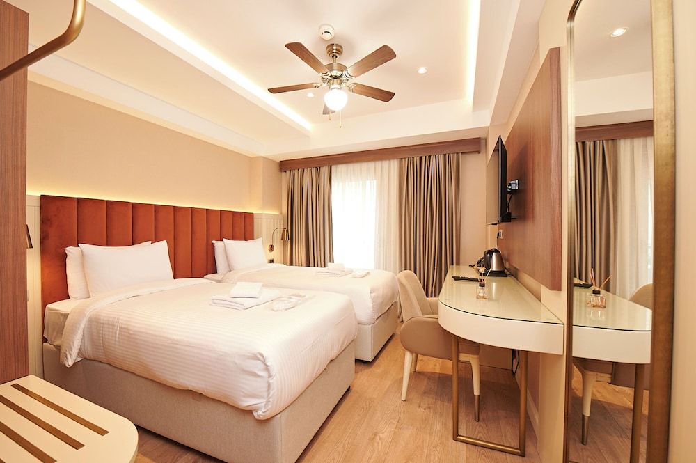 Saratoga Hotel Sultanahmet Deluxe Double or Twin Room, 2 Bedrooms, City View 10