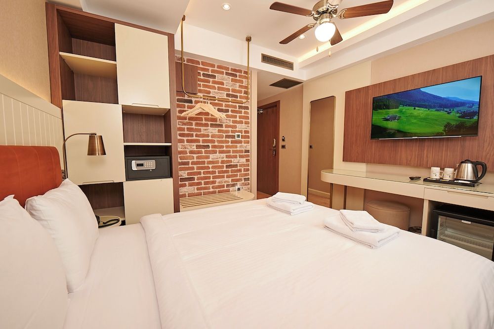 Saratoga Hotel Sultanahmet Deluxe Double or Twin Room, 2 Bedrooms, City View 6