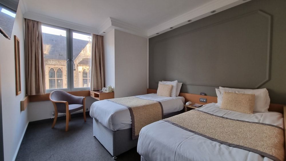 undefined Lancaster Hall Hotel 4