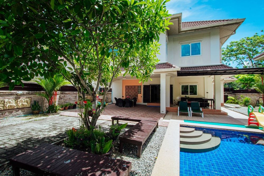 undefined Captivating 3-bed Villa in Muang Pattaya